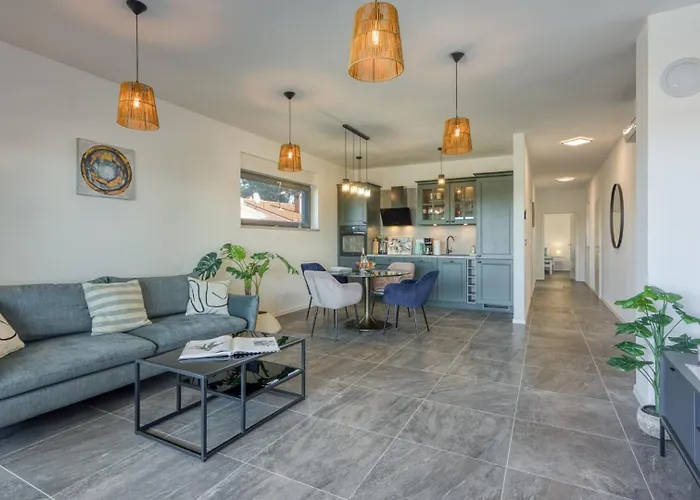 Apartman Adria 1 By Guide Poreč