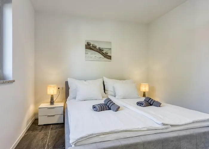 Adria 1 By Guide Apartmán *